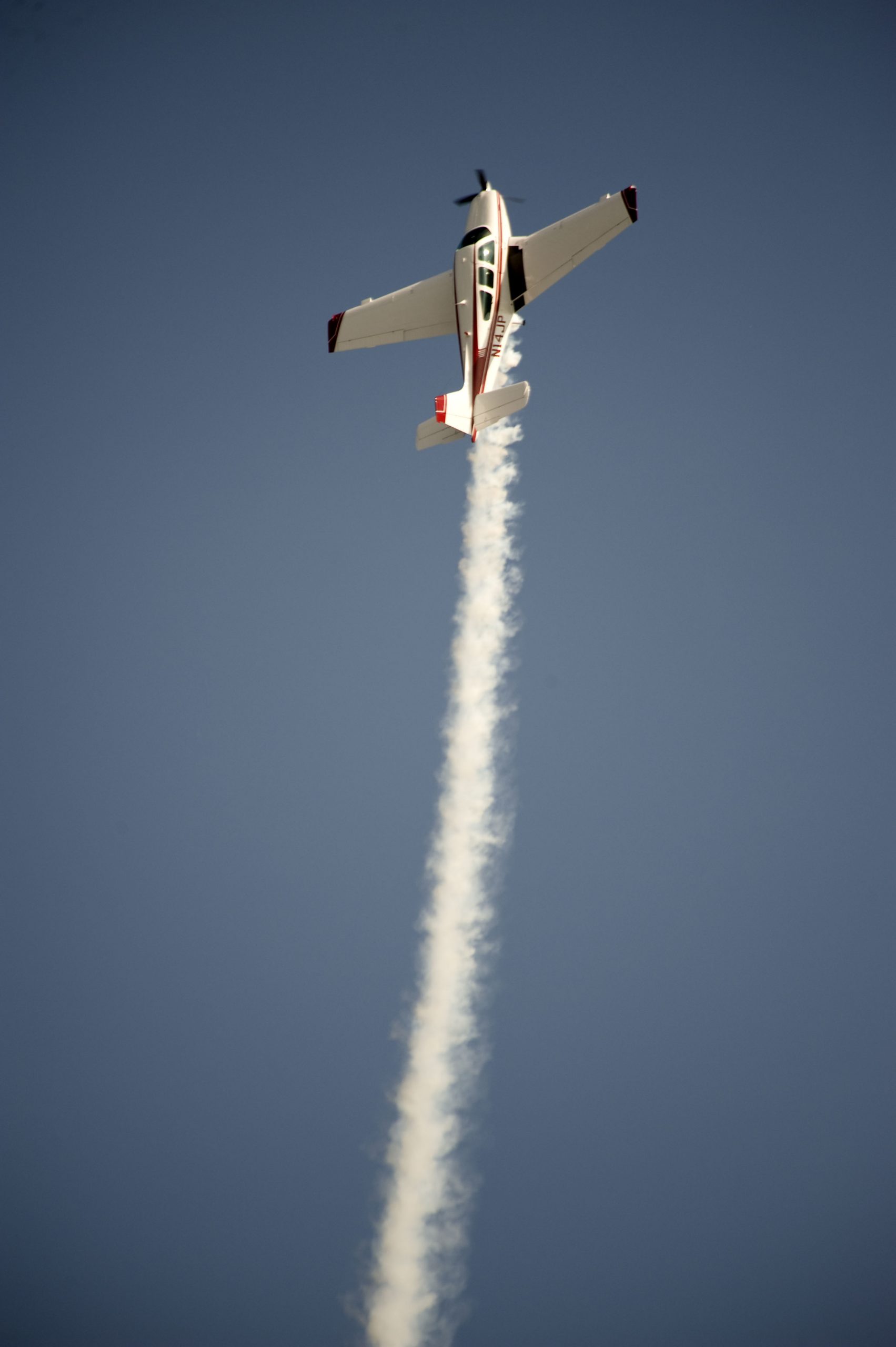 aerobatics - What is the difference between a barrel roll and an