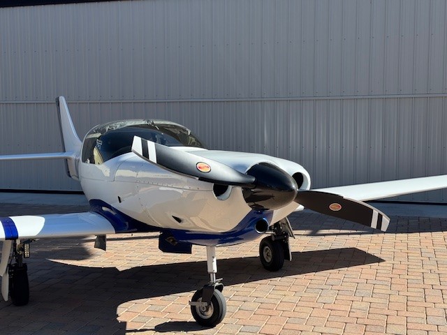Lancair plane with Hartzell propeller