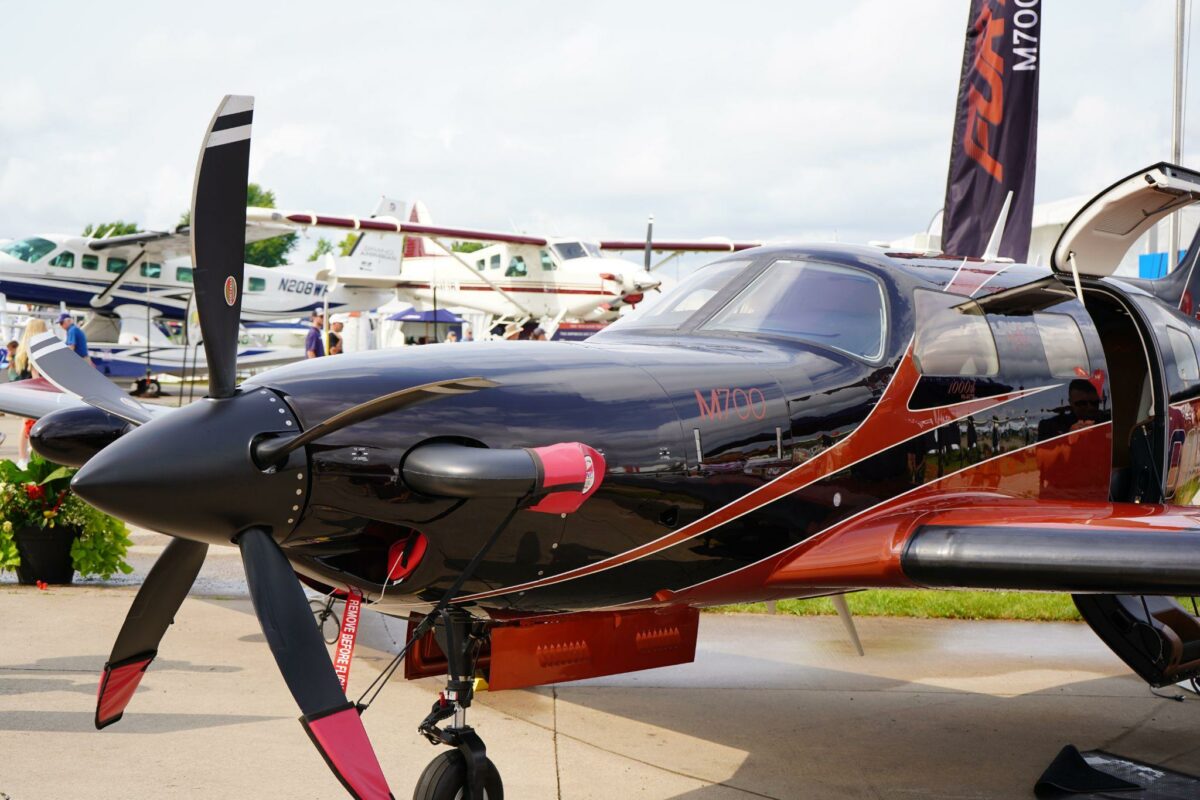 Piper M700