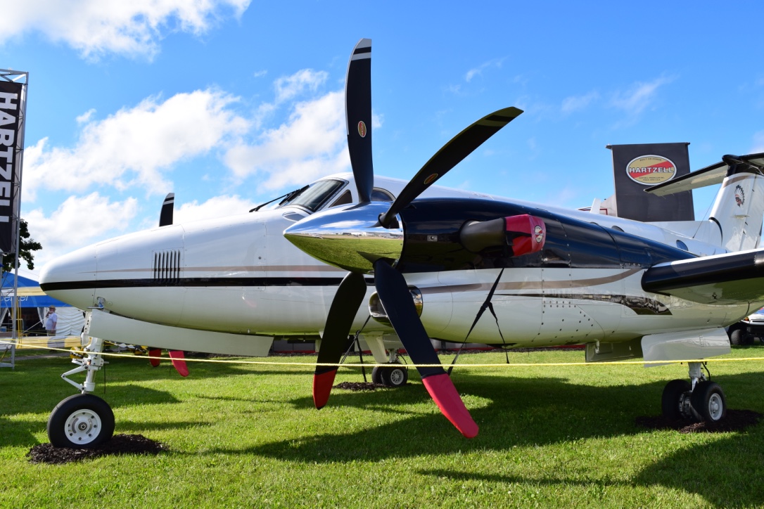 Beechcraft King Air with a Hartzell 5-bladed propeller